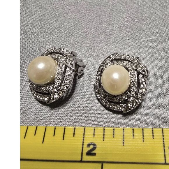 Clip On Earrings - Picture 5 of 7